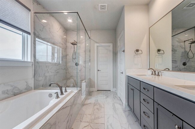 Building Photo - 2802 Grand Fountains Dr