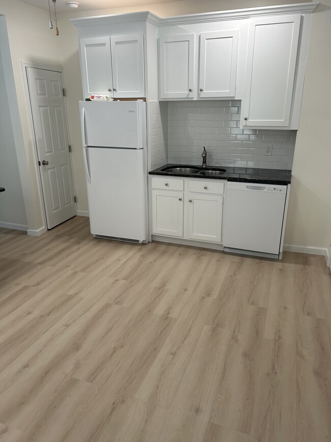 kitchen, 12x15. (door leads to the unfinished basement). - 3807 PA-378