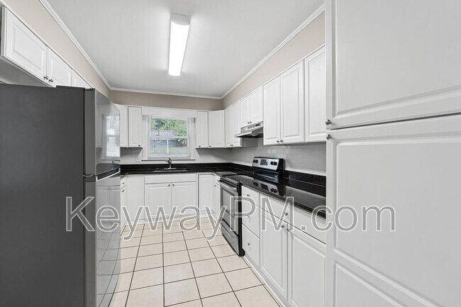 Building Photo - 1823 Pisgah Rd