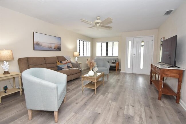 Building Photo - 18 Covington Ln