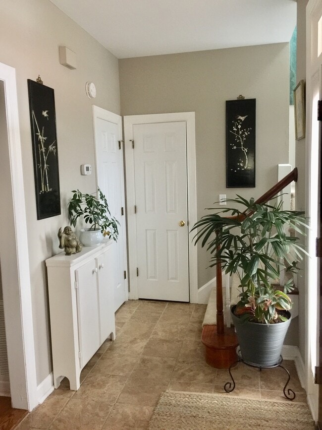 Building Photo - Green Hills living at its best.  2 BR 2.5 ...
