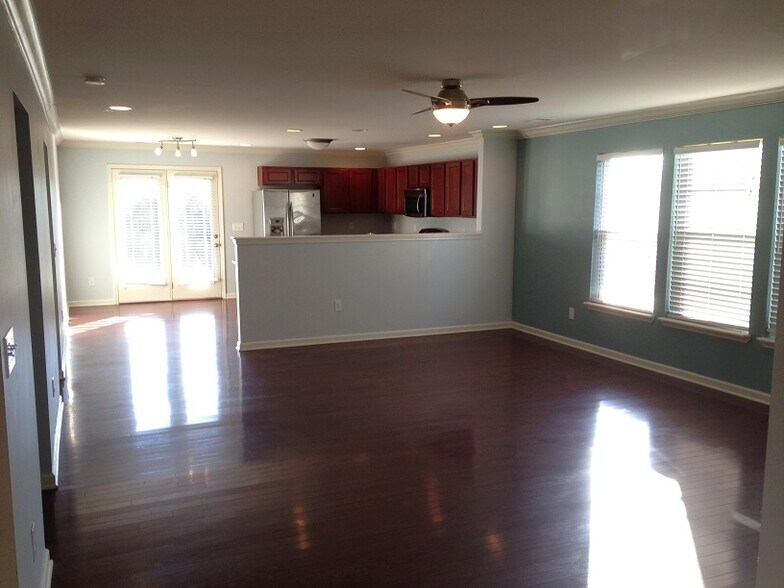 living rm 2 - 996 Applecross Dr