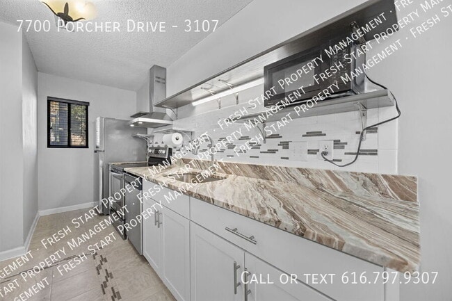 Building Photo - 7700 Porcher Dr