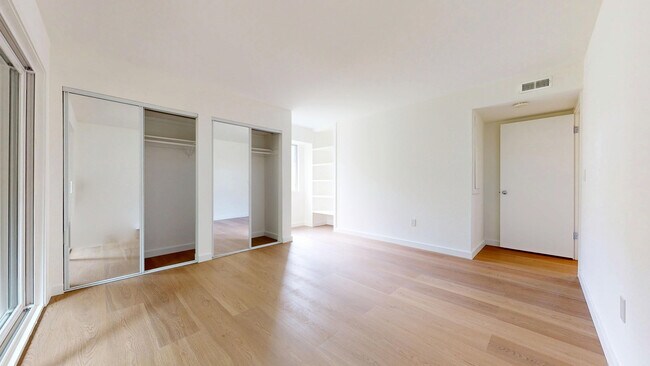 Building Photo - 50 Corte Real