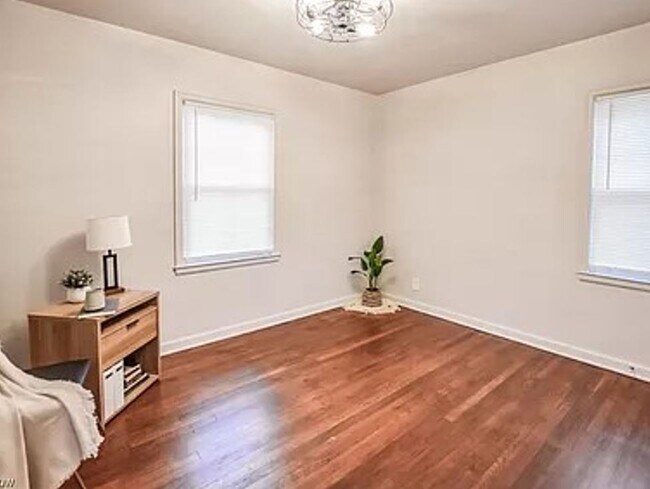 Building Photo - 1774 Hillside Ter