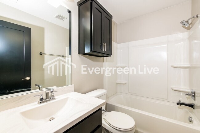 Building Photo - 10512 NW 35th St