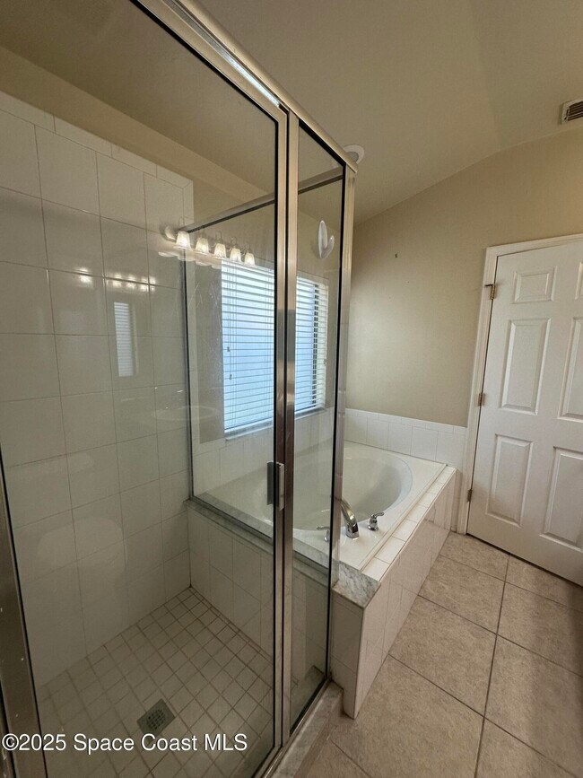 Building Photo - 464 Dryden Cir