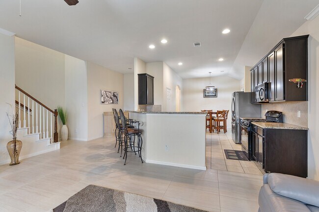 Building Photo - 16911 Savannah Park Dr