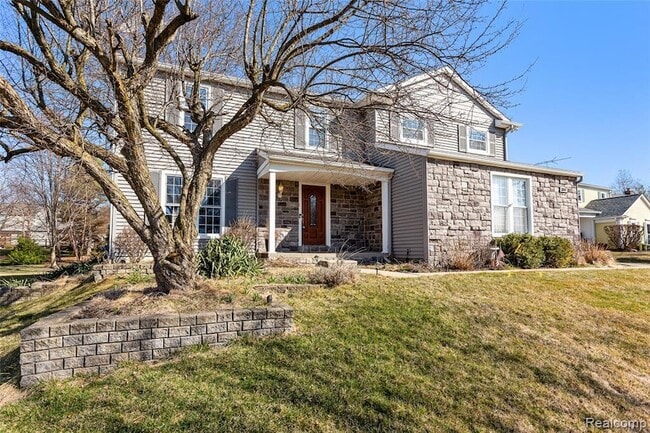 Building Photo - 2244 N Fairview Ln