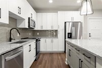 Building Photo - 2648 Sandy Plains Rd