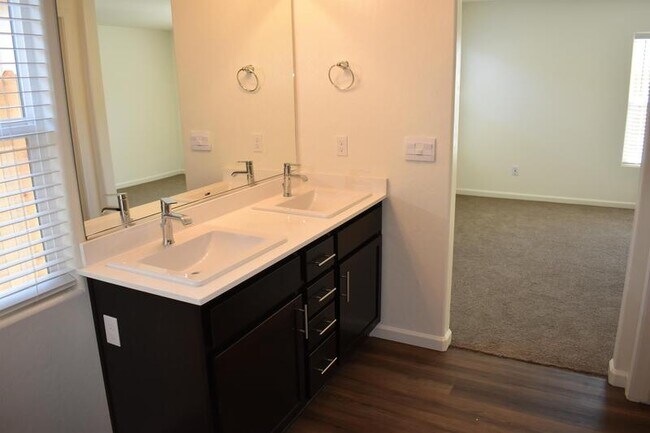 Building Photo - 4027 Bayonet Dr