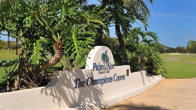 Building Photo - 7880 Palm Aire Ln