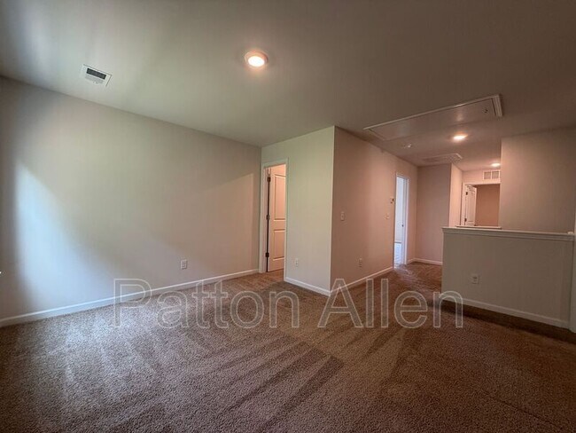 Building Photo - 138 Marathon Ln