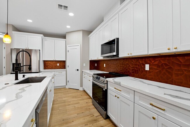 Building Photo - NO HOA! 2024 Build w/ RV Gate, Quartz Kitchen & 4 Spacious Bedrooms