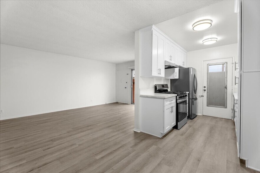 Building Photo - 1236 McClellan Dr