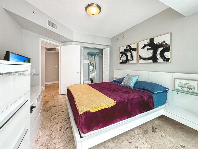 Building Photo - 41 SE 5th St