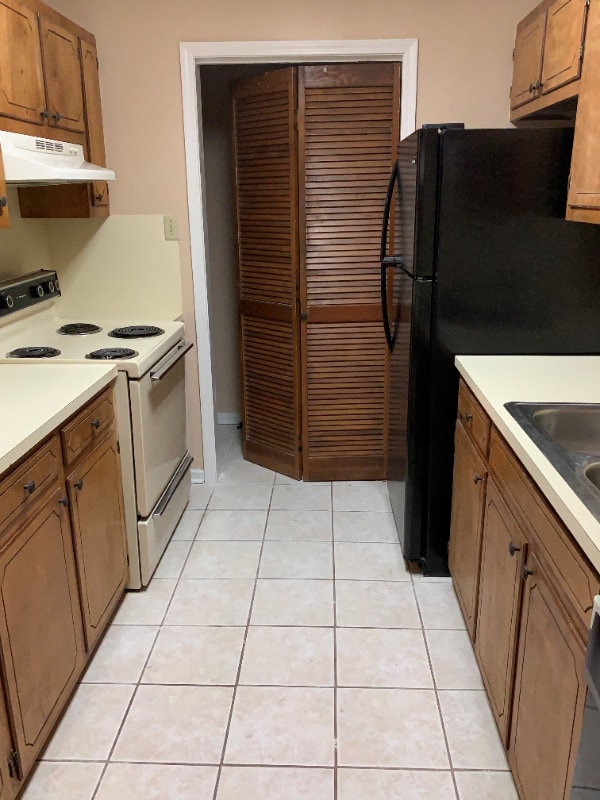 Building Photo - 914 Chemin Dr