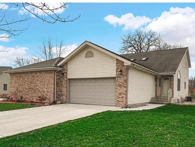 Building Photo - 6708 Tanager St