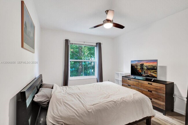 Building Photo - 2220 Tuscany Way