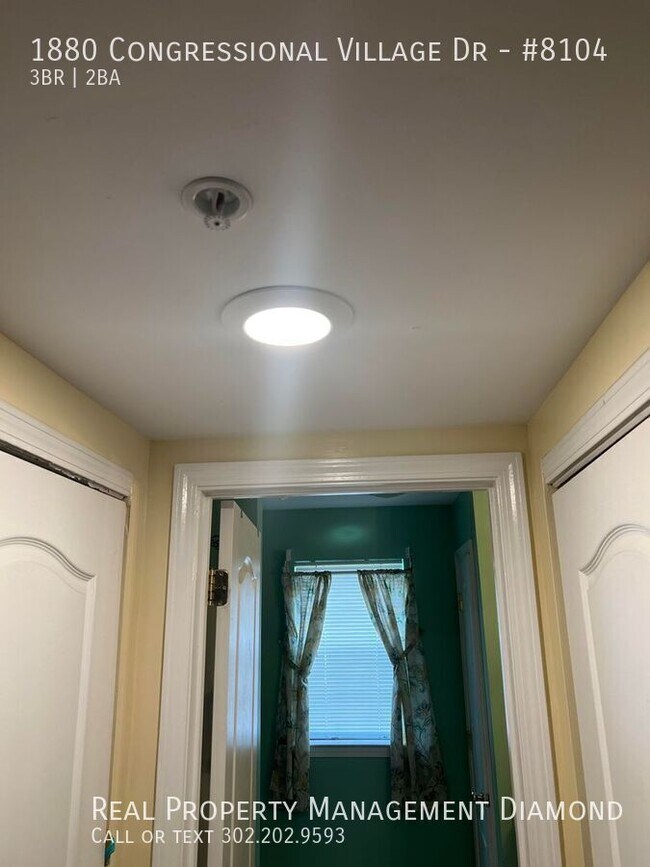 Building Photo - 1880 Congressional Village Dr