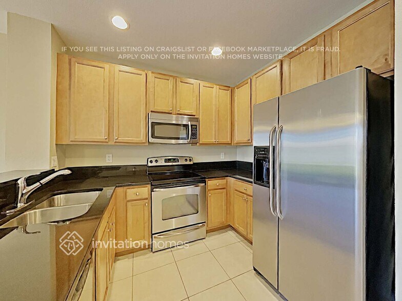 Building Photo - 247 Las Brisas Cir