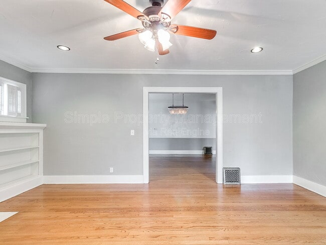 Building Photo - 2005 NW 18th St