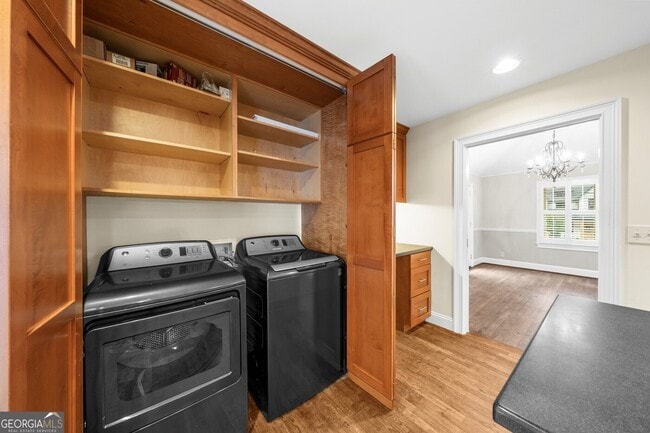 Building Photo - 1911 Fairway Cir NE