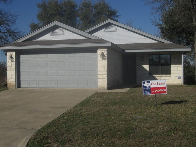Primary Photo - 912 Carla Kay Dr