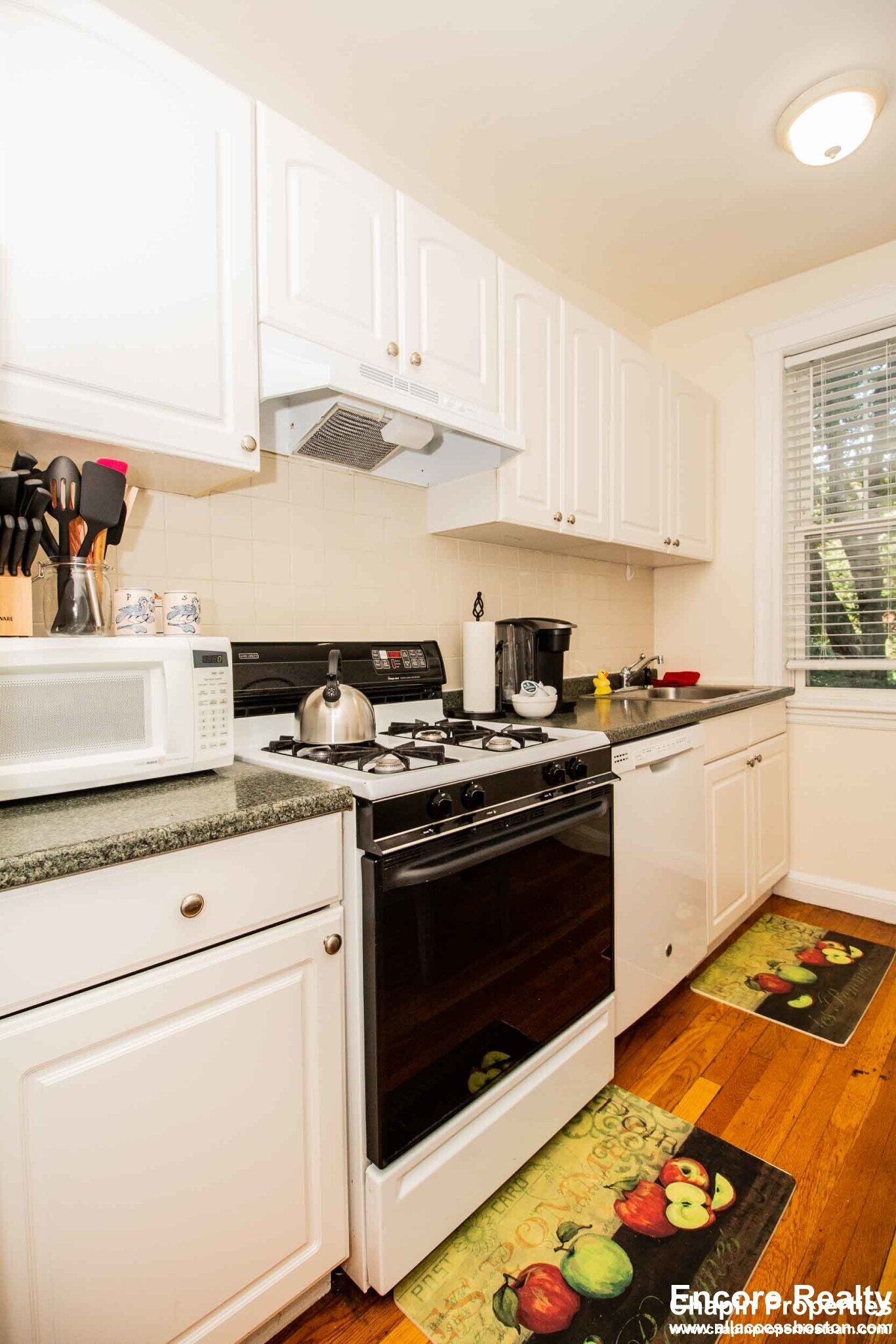 Building Photo - 191 Kent St