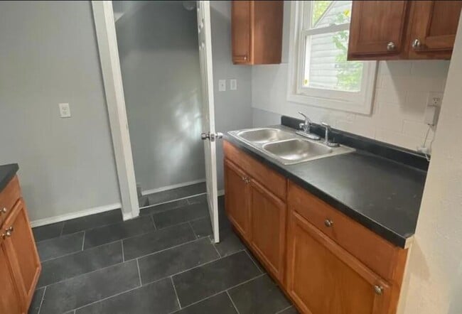 Building Photo - 19344 Bradford Ave