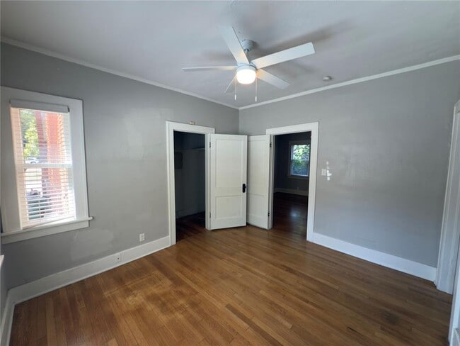 Building Photo - 1806 N Robinson Ave