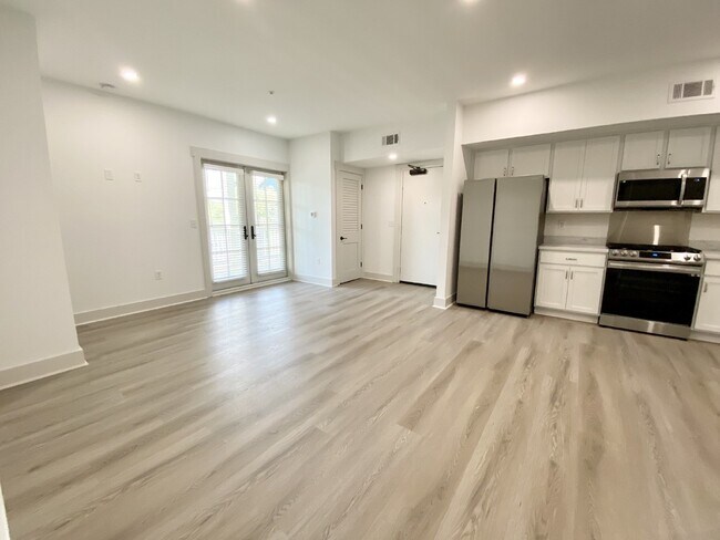 Building Photo - Two Bedroom Apartment Walking Distance to Downtown Bluffton!