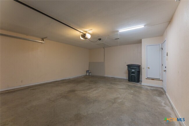 Building Photo - 3006 Belmont Dr
