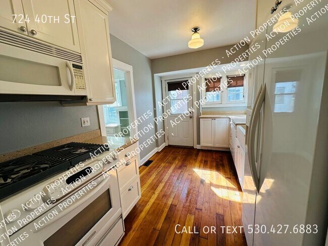 Building Photo - 724 40th St