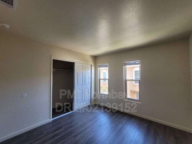 Building Photo - 1206 Dana Dr