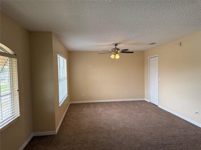 Building Photo - Modern Upgrade Home in Debary