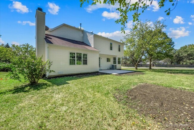 Building Photo - 731 Hickory Ln