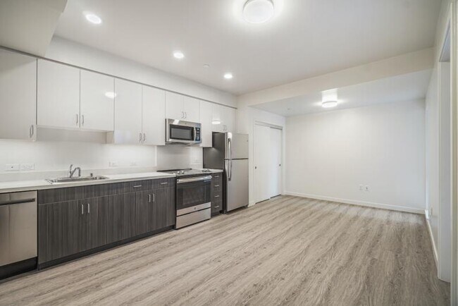 Building Photo - 2124 Bancroft Way