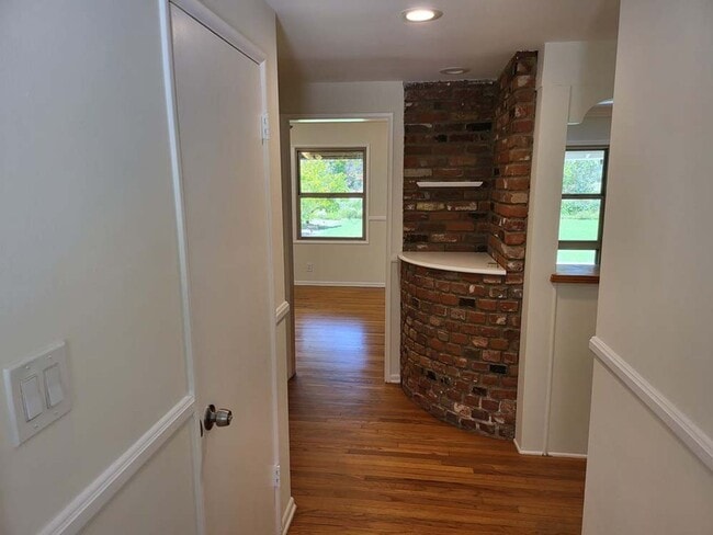 Building Photo - Newly Rehabbed Charming 3 Bed 2 Bath Home ...