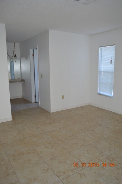Master bedroom - 12373 Shafton Rd