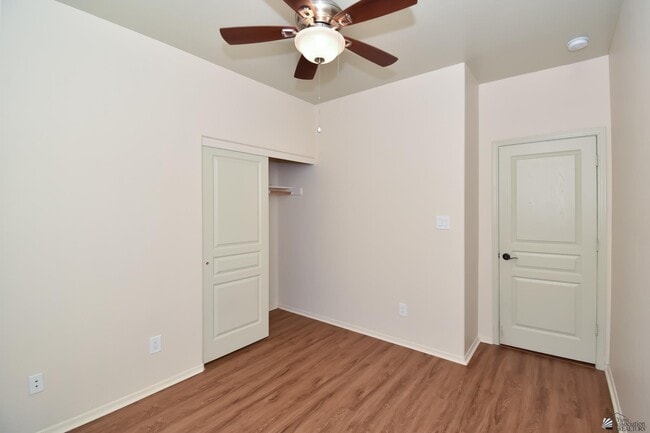 Building Photo - 2523 S 41st Ave