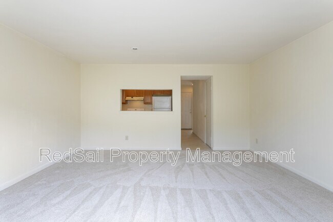 Building Photo - 3823 Staffordshire Ln