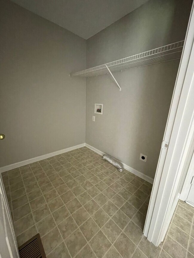 Building Photo - 31 Fox Creek Ct