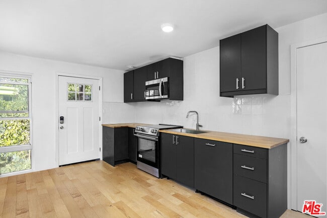 Building Photo - 1311 Braeridge Dr