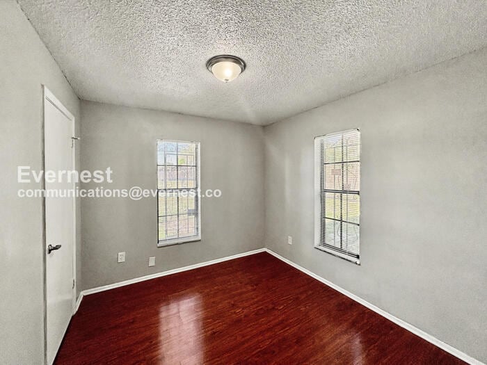 Building Photo - 1649 Valeview Ct