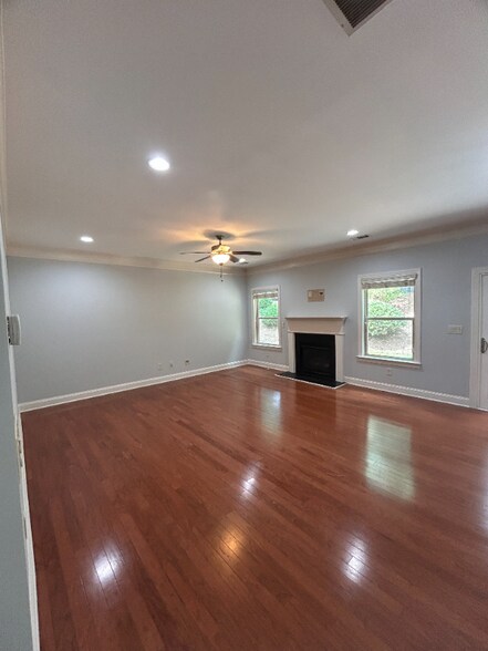Building Photo - 3689 Union Park Dr