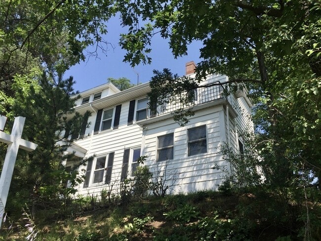 Primary Photo - 1094 Centre St