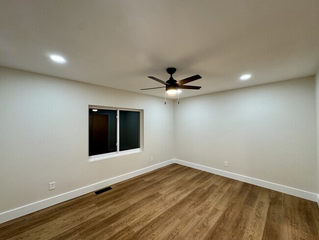 Building Photo - 195 Ritchey Rd