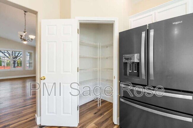 Building Photo - 4276 Talladega Dr