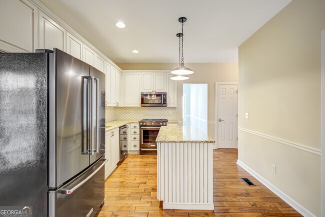 Building Photo - 112 Cottage Grove